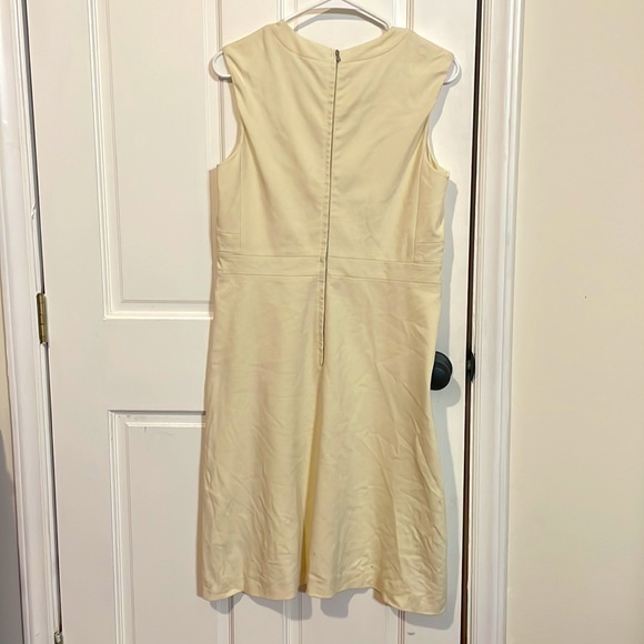 Woman’s dress - Picture 2 of 3